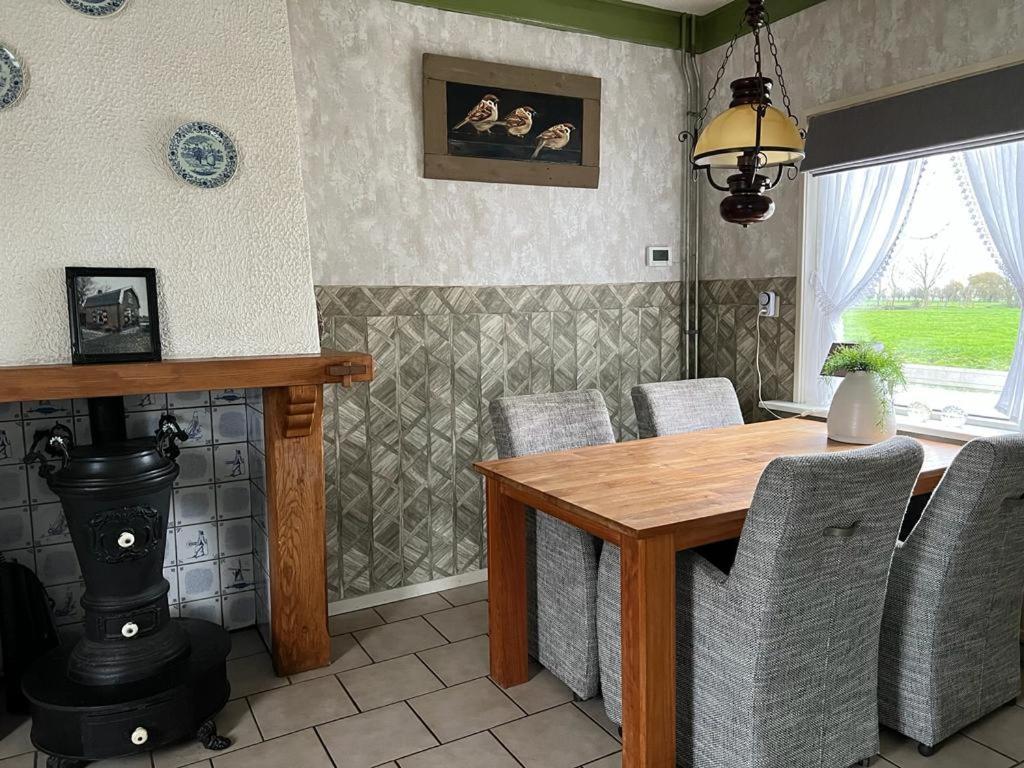 De Ouwe Meulen Villa Bleskensgraaf Kamer foto