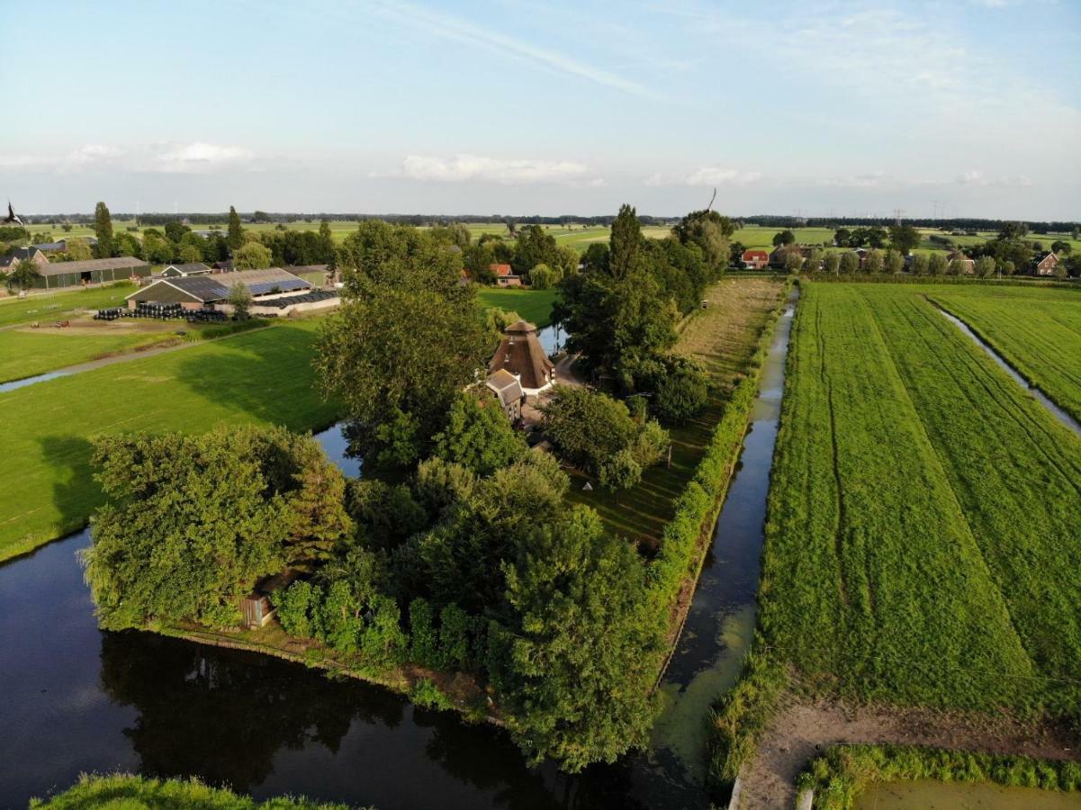 De Ouwe Meulen Villa Bleskensgraaf Buitenkant foto